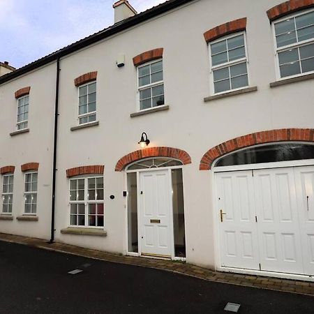 Royal Hillsborough Village Luxury Townhouse Extérieur photo