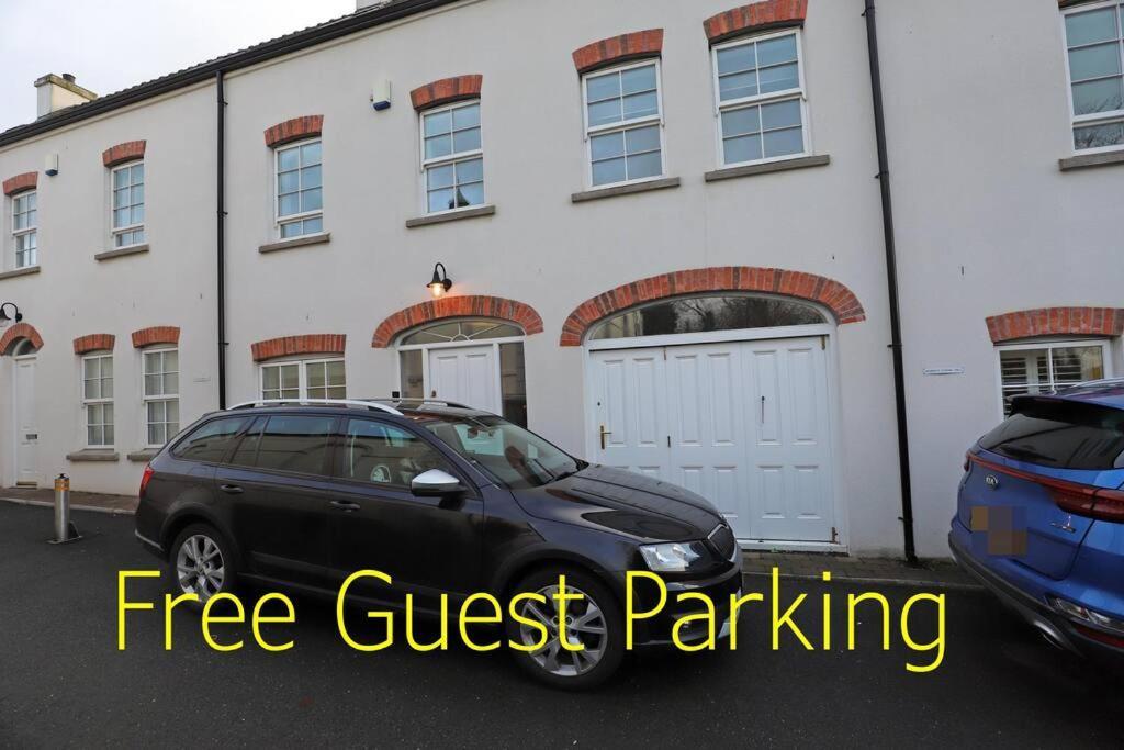 Royal Hillsborough Village Luxury Townhouse Extérieur photo