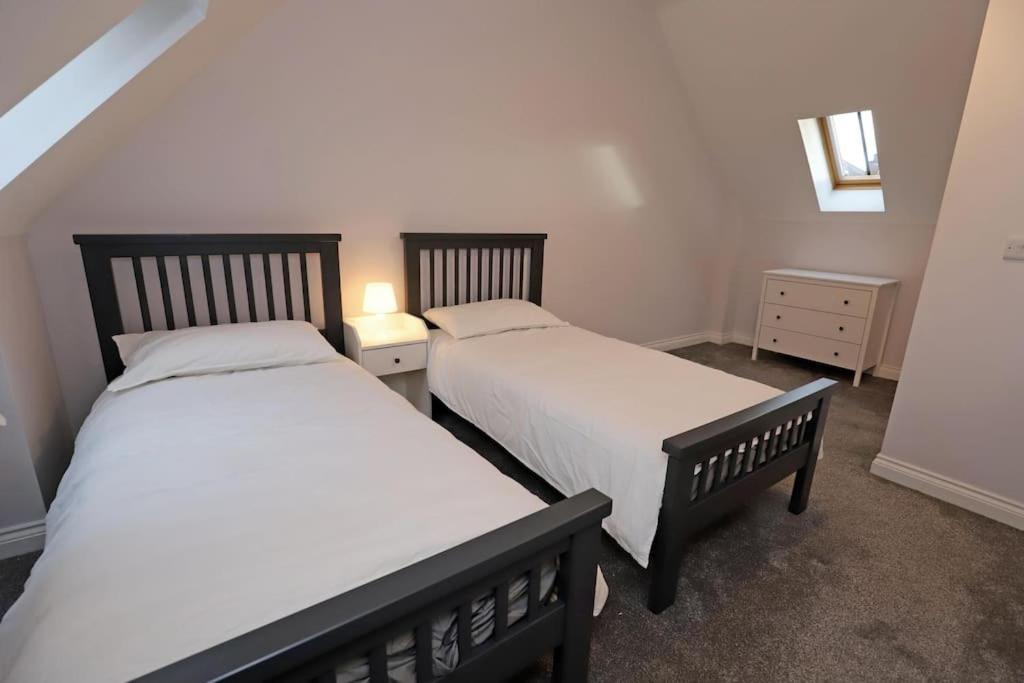 Royal Hillsborough Village Luxury Townhouse Extérieur photo