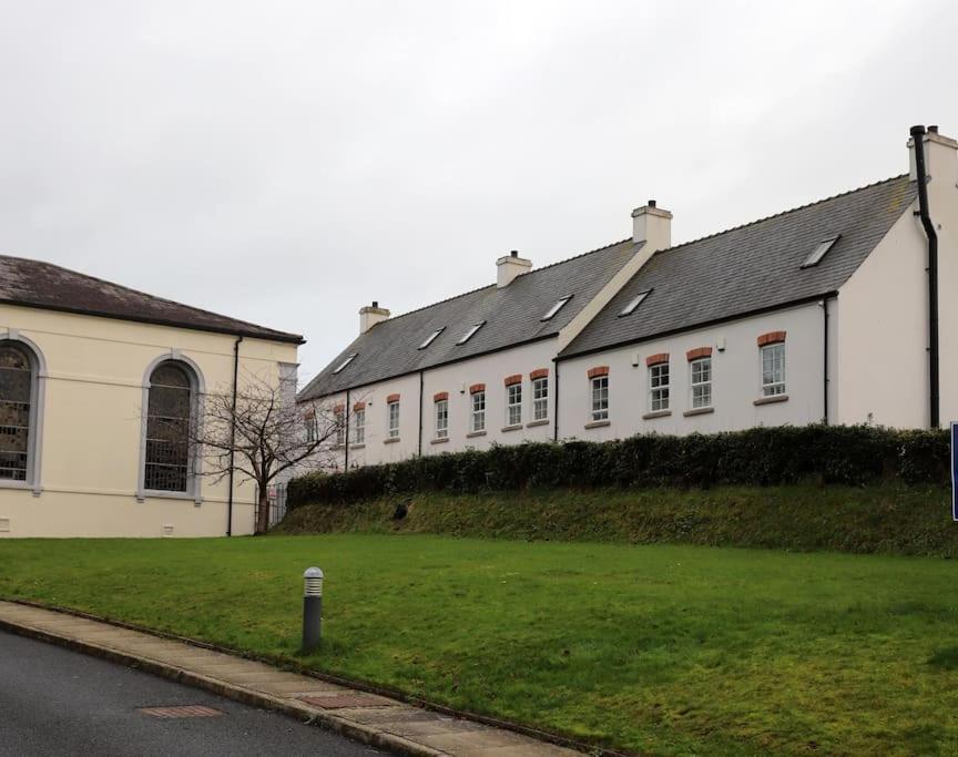 Royal Hillsborough Village Luxury Townhouse Extérieur photo