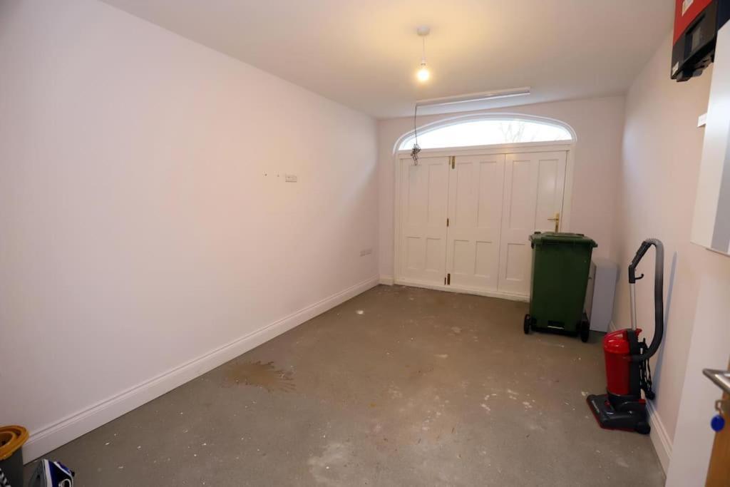 Royal Hillsborough Village Luxury Townhouse Extérieur photo