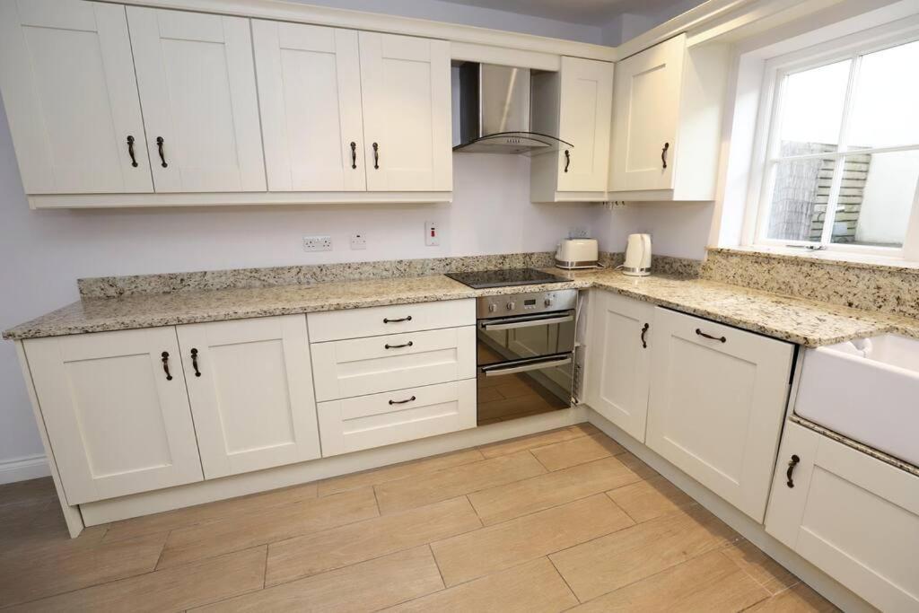 Royal Hillsborough Village Luxury Townhouse Extérieur photo